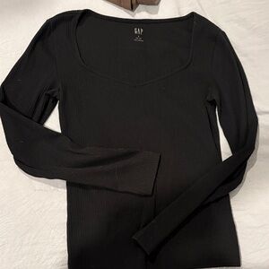 GAP Women's Elegant Black Long Sleeve Tee